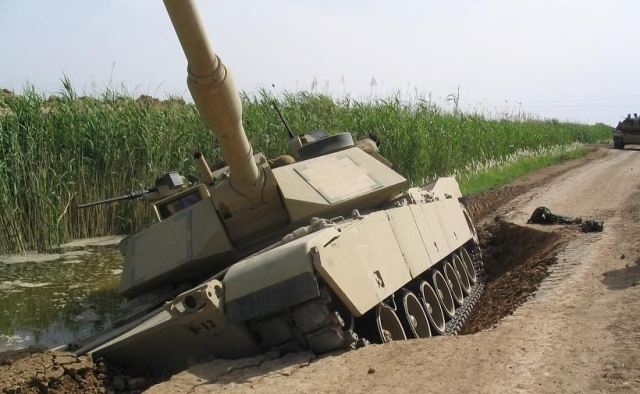 Еadaily: Москва да спи спокойно! Американските танкове в Полша се заклещват в тунели, мостове рухват под тежестта им 