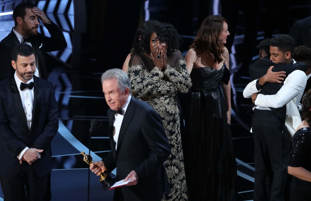 Райън Гослинг се кикоти, интернет се счупи от смях на гърба на Оскарите (СНИМКИ)