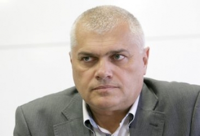 Валентин Радев: Президентът да спре безумната смяна на началника на отбраната 