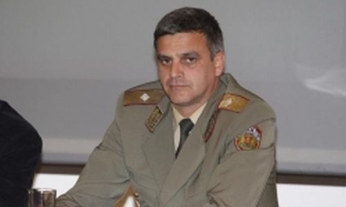 Военният министър проговори за смяната на началника на отбраната  
