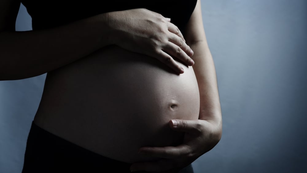 Бременна с тризнаци шокира лекарите! В рамките на шест дни роди два пъти (СНИМКИ)