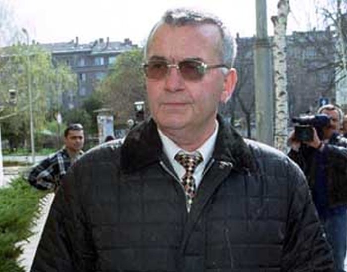 Младен Маринов обяви, че се разследват две версии за бомбите пред офиса на бившия главен секретар на МВР Богацевски