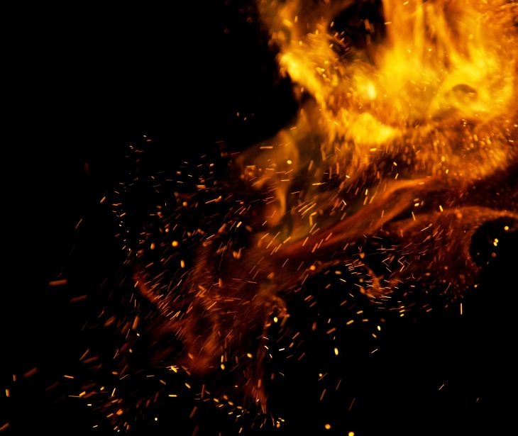 Ужасяващ инцидент: 60-годишен мъж изгоря в дома си 