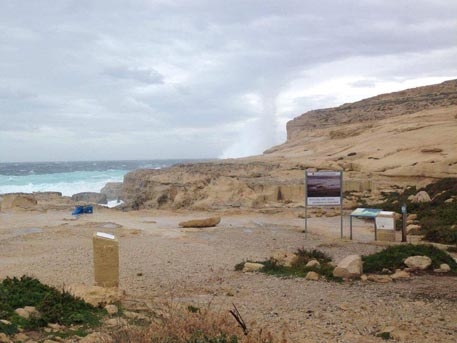 Голяма загуба! В Малта рухна знаменитият „Лазурен прозорец” (ВИДЕО)