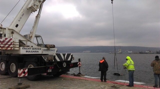 Уникални СНИМКИ от спасителната акцията на варненската Морска гара 