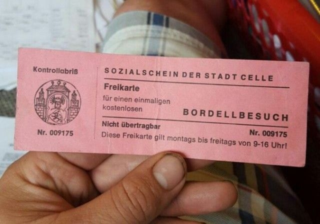 В Германия давали безплатни билети за публичен дом на бежанци