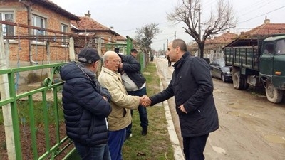 Цветанов в Долни чифлик: Програмата за саниране ще продължи