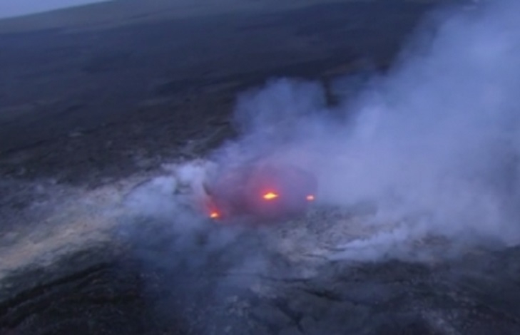 Зрелище: Огнена река тече от вулкан в Хаваите (ВИДЕО)