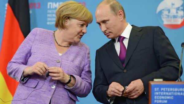 Историческа среща за съдбата на Украйна! Путин и Меркел си говорят на четири очи в... 