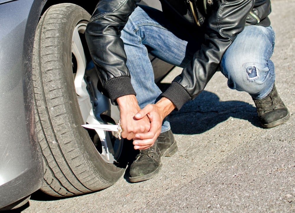 Надрусан бургазлия наряза гумите на опонент заради отнето предимство 