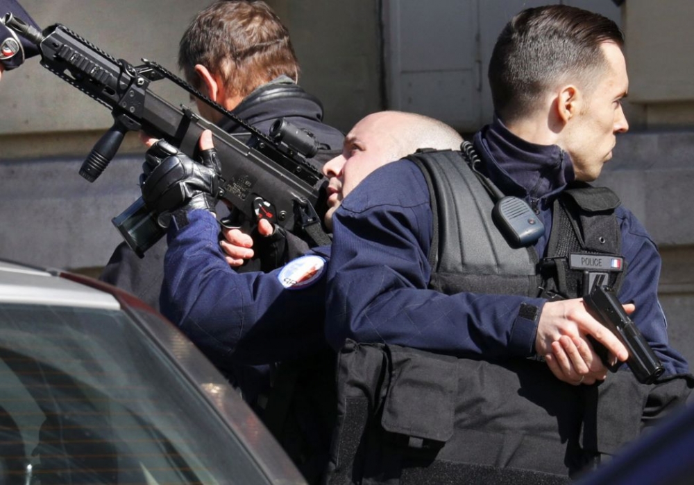 Френската полиция съобщи подробности за експлозията в сградата на МВФ (СНИМКИ)