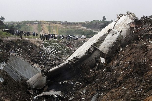 Ужасна трагедия: Самолет с 44 души на борда се разби! Всички са загинали? (СНИМКА)