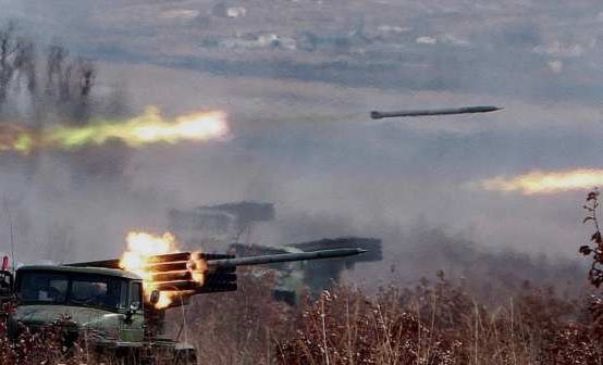 Адски огън за „Ислямска държава”! Дрон засне как над 130 ракети изпепеляват щаб на ислямистите (ВИДЕО)