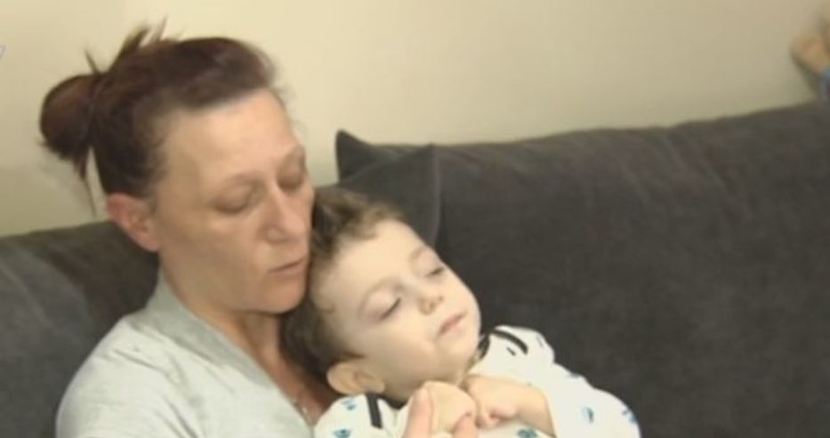 Потресаващо! Малкият Младен остана инвалид след ваксина и операция 