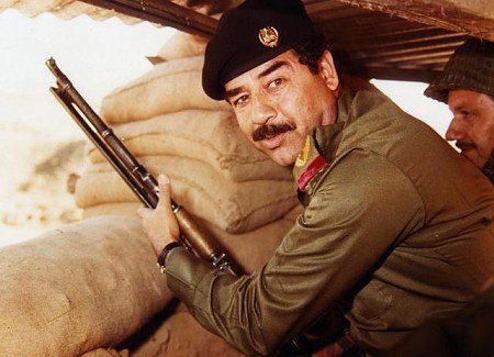 В телефоните на подсъдими у нас сирийци има снимки на... Саддам Хюсеин 