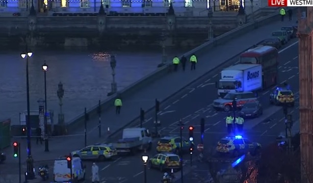 Белезници: Арестуваха заподозрян за ужаса в Лондон