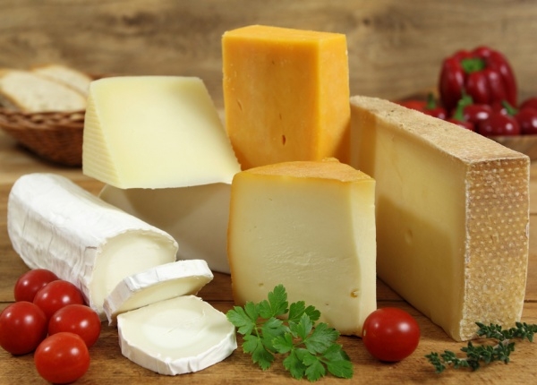 Известен диетолог разкри невероятната здравословна тайна за яденето на сирене