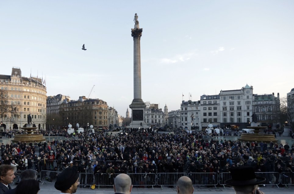 Хиляди души са се събрали в центъра на Лондон