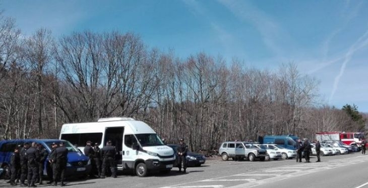 Боят настана! Опълчение на патриотите заварди "Капитан Андреево", няма да пускат автобуси с изселници за изборите! (СНИМКИ/ВИДЕО)