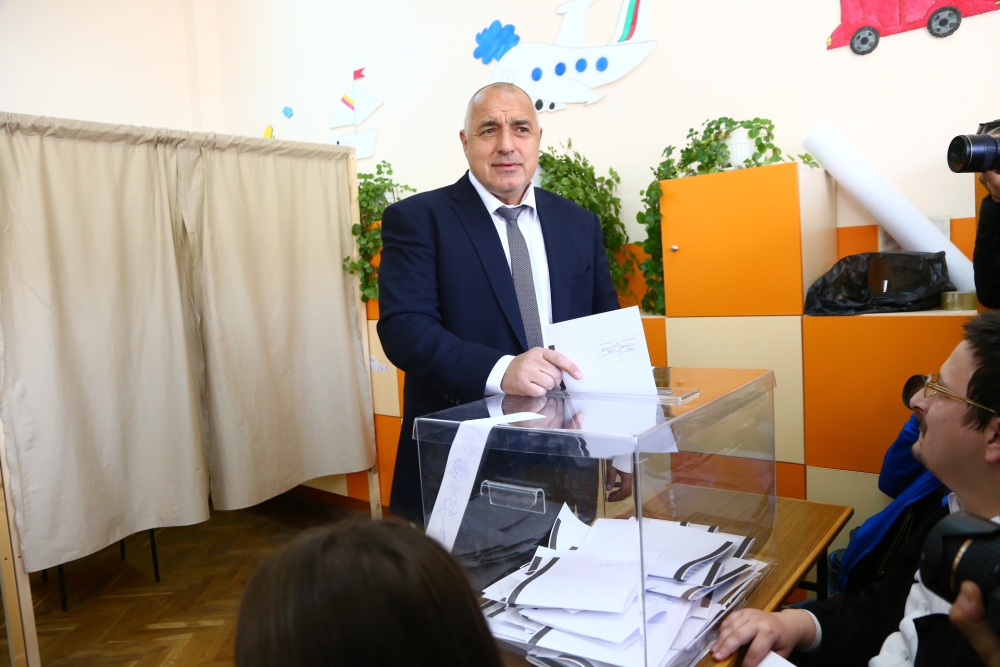 Бойко Борисов: Гласувах за една стабилна и единна България, от утре нацията да е като един човек! (СНИМКИ/ВИДЕО/ОБНОВЕНА)