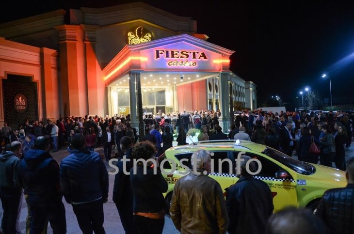 Сигнал за бомба в казино стресна Свиленград – 600 души стояха на улицата с часове