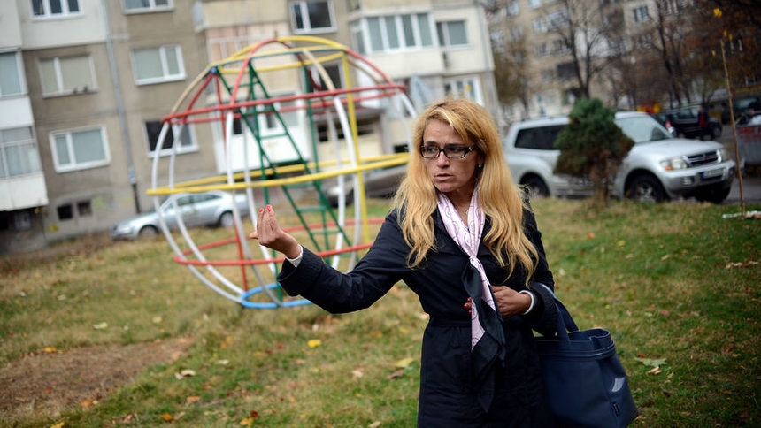 Кметицата Иванчева се мъчи да спаси незаконния референдум в „Младост“