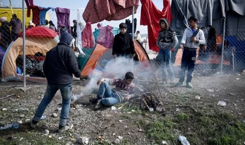 Бежанец си драснал клечката в лагер за мигранти, протестирал срещу задържането си