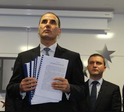 Цветанов, Горанов и Добрев преговарят за кабинет 