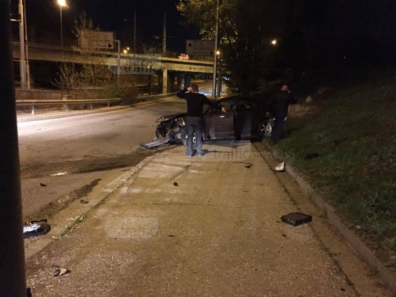 Пиян шофьор катастрофира в Пловдив след любовна драма (СНИМКИ)