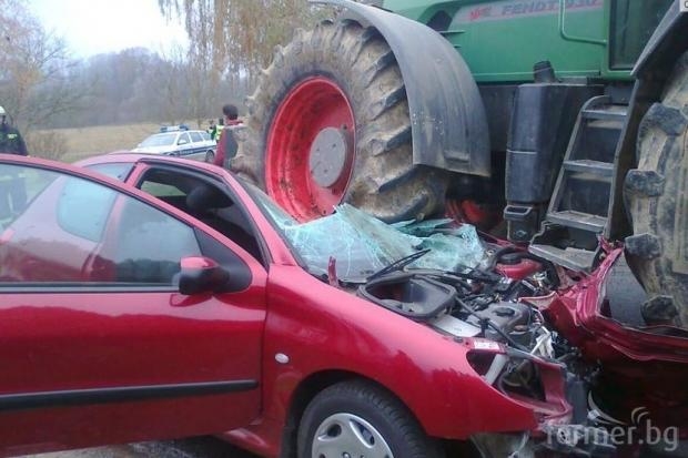 Трактор наби рязко спирачки край Сребърна и зад него стана страшно