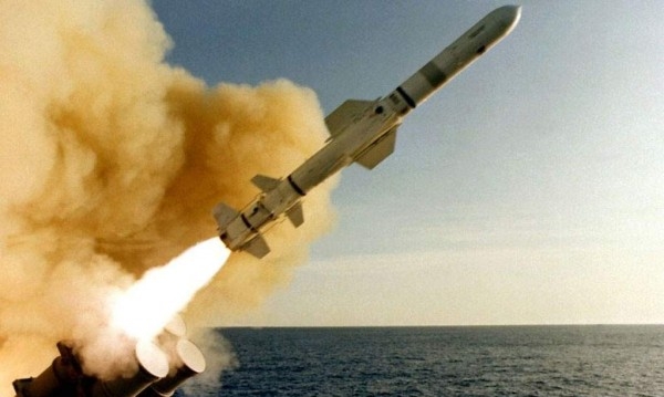 Мощна наказателна акция: САЩ засипаха с ракети сирийска база! (КАРТА) 