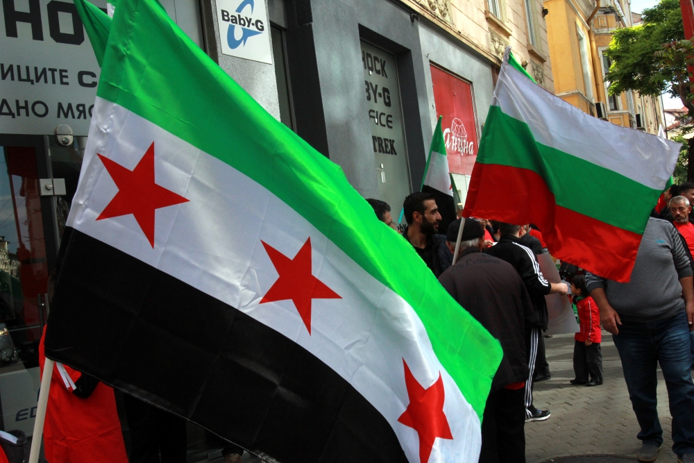 Сирийците у нас излязоха на мълчалив протест