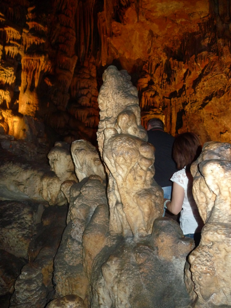 Шок! Пещери гълтат над 840 000 лв. от туристи