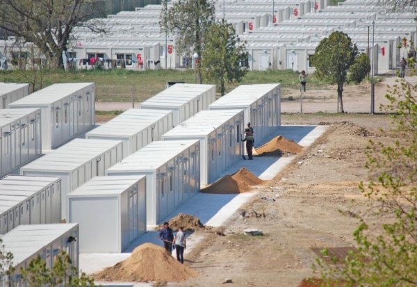 Новите 50 фургона за бежанци – вече в Харманли