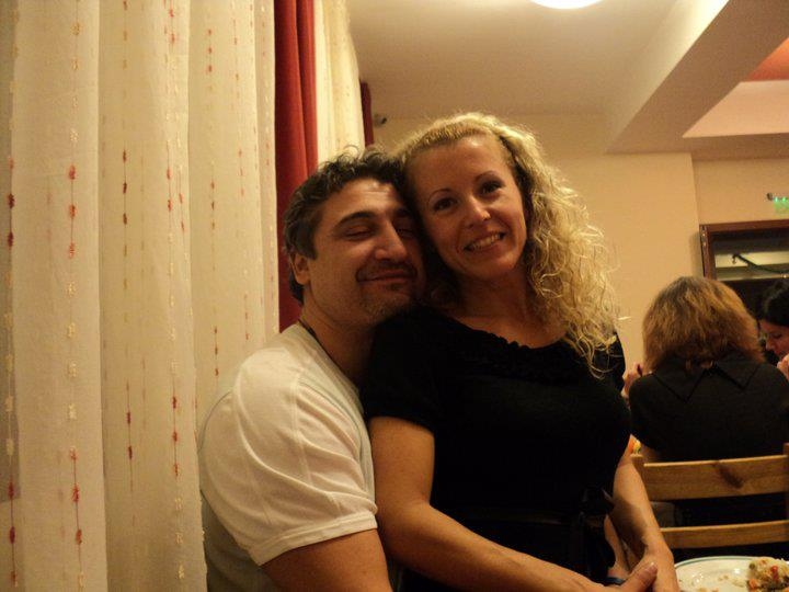 Кирил Ефремов трепери от жена си Ели, но актьорът пак кръшка 