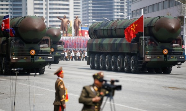 Демонстрация на сила: Северна Корея показа на света защо трябва да бъде приемана насериозно