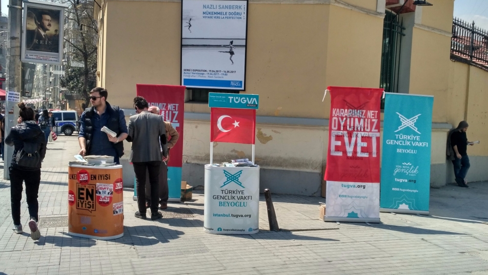 Турция гласува с пълна пара на референума, разликата между "да" и "не" е по-малка от 2%, ще има ли обрат в последния момент