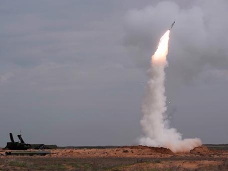 Огънят на „Триумф”: КАДРИ от пуска на ракетите на С-400