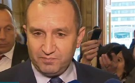 Румен Радев влезе в Народното събрание, каза кога ще даде мандат на Бойко!