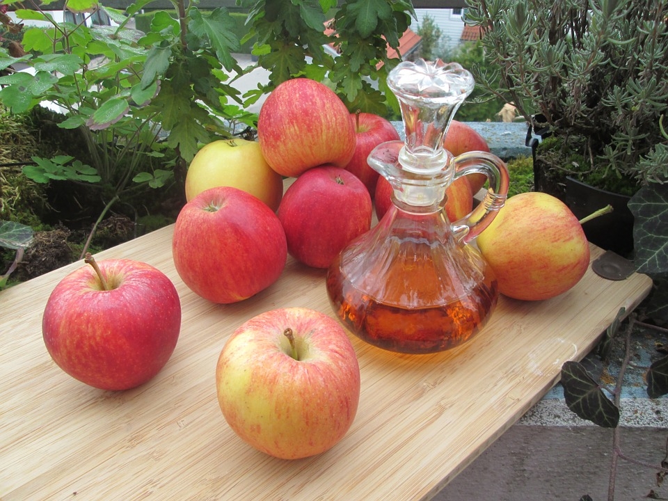 10 приложения на ябълковия оцет, за които със сигурност не сте знаели, но пък вършат чудеса с тялото