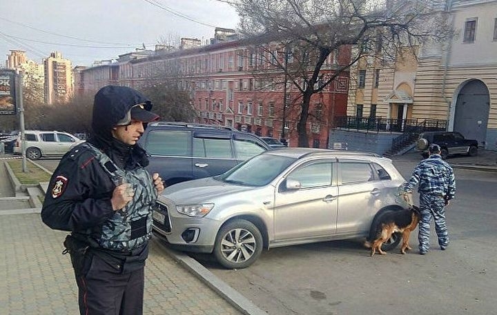 Неизвестен откри огън във Федералната служба за сигурност в Хабаровск, има убити! Застреляха го!