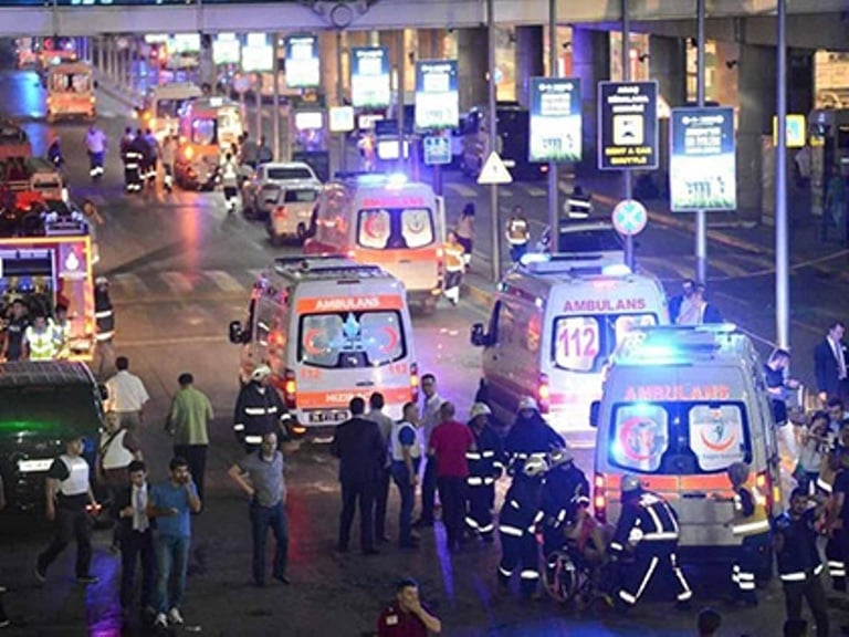 The Guardian гръмна със страшна новина за тайна наземна операция, свързана с терориста от "Рейна", потопил Турция в кръв