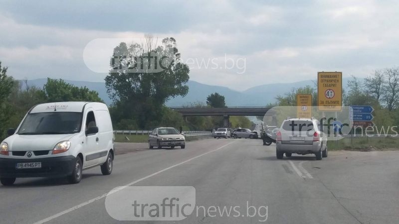 Меле на околовръстното на Пловдив, има пострадали (СНИМКИ)