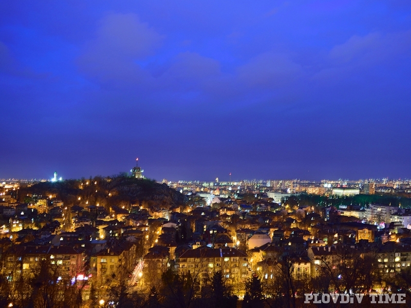 Красива СНИМКА разкрива великолепието на нощен Пловдив