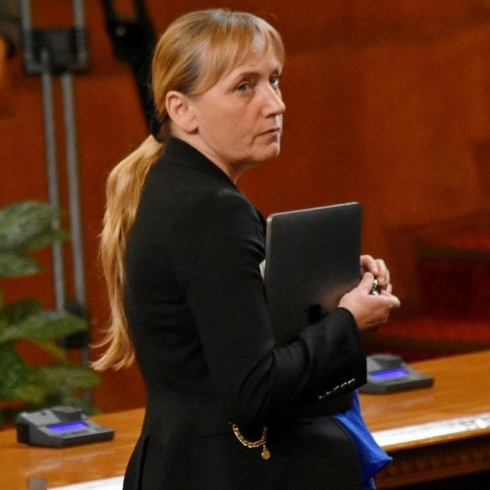 Хасковлийка попиля Елена Йончева за урана:  Не ставайте „креслива сврака“ от екрана