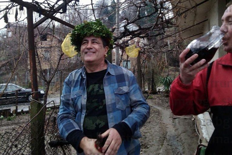 Този испанец скри шапката на всички жители на симитлийското село Крупник (СНИМКИ)