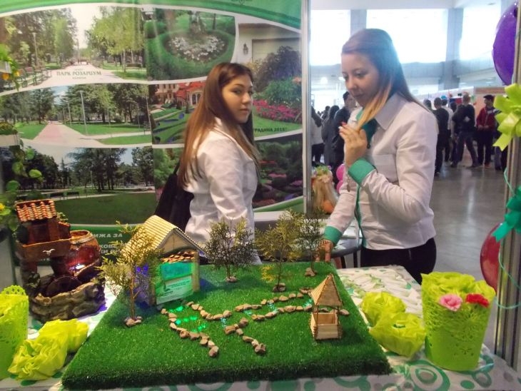 Ученици показват модерен бизнес на панаира „Млад предприемач“ в Пловдив