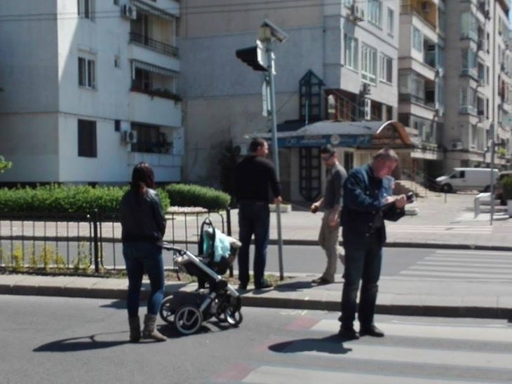 Мрачна възстановка в Пловдив! Експерти нищят на улицата убийството на Бонка (СНИМКИ)
