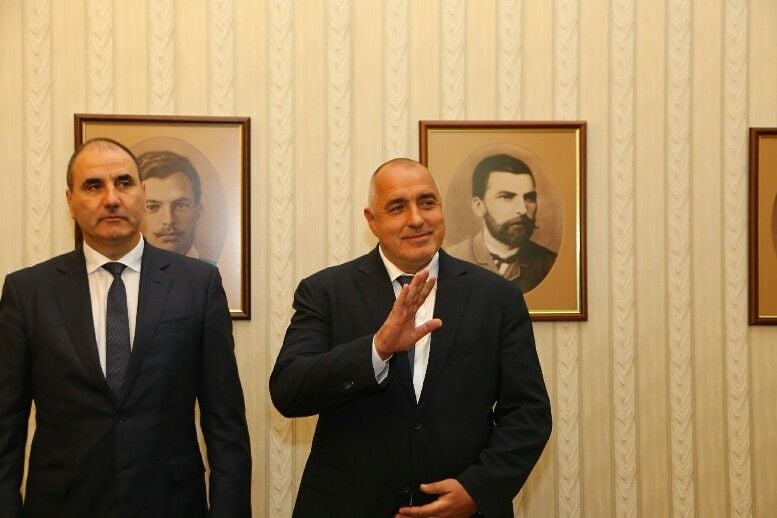 От последните минути: Борисов взе мандата и получи важна заръка от Радев (СНИМКИ/ВИДЕО)