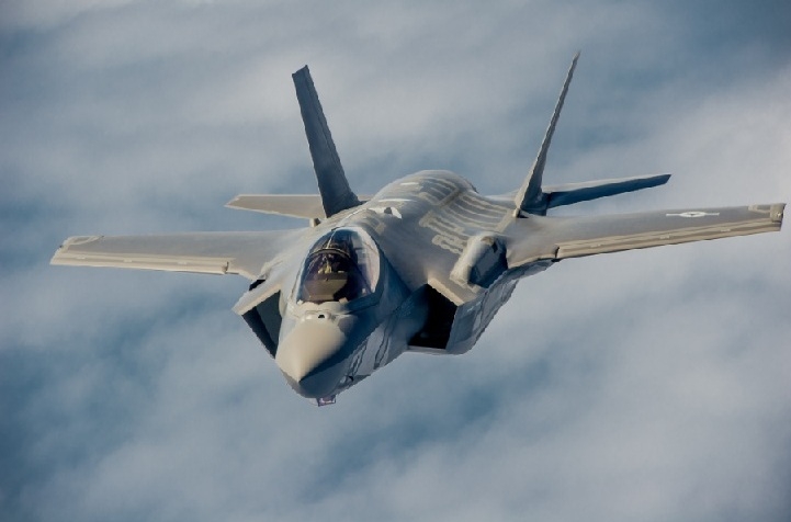 Мистерия над Тихия океан: Япония издирва изгубен F-35